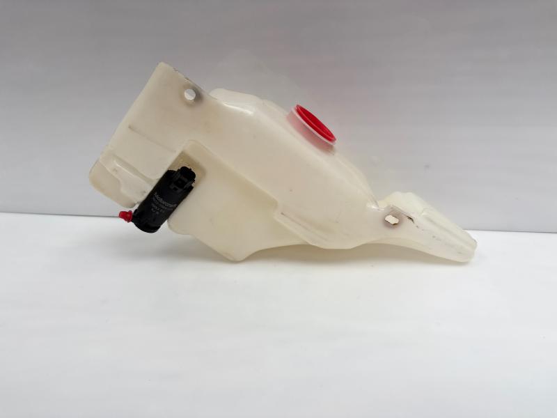 2003 Ford Crown Victoria Washer Bottle