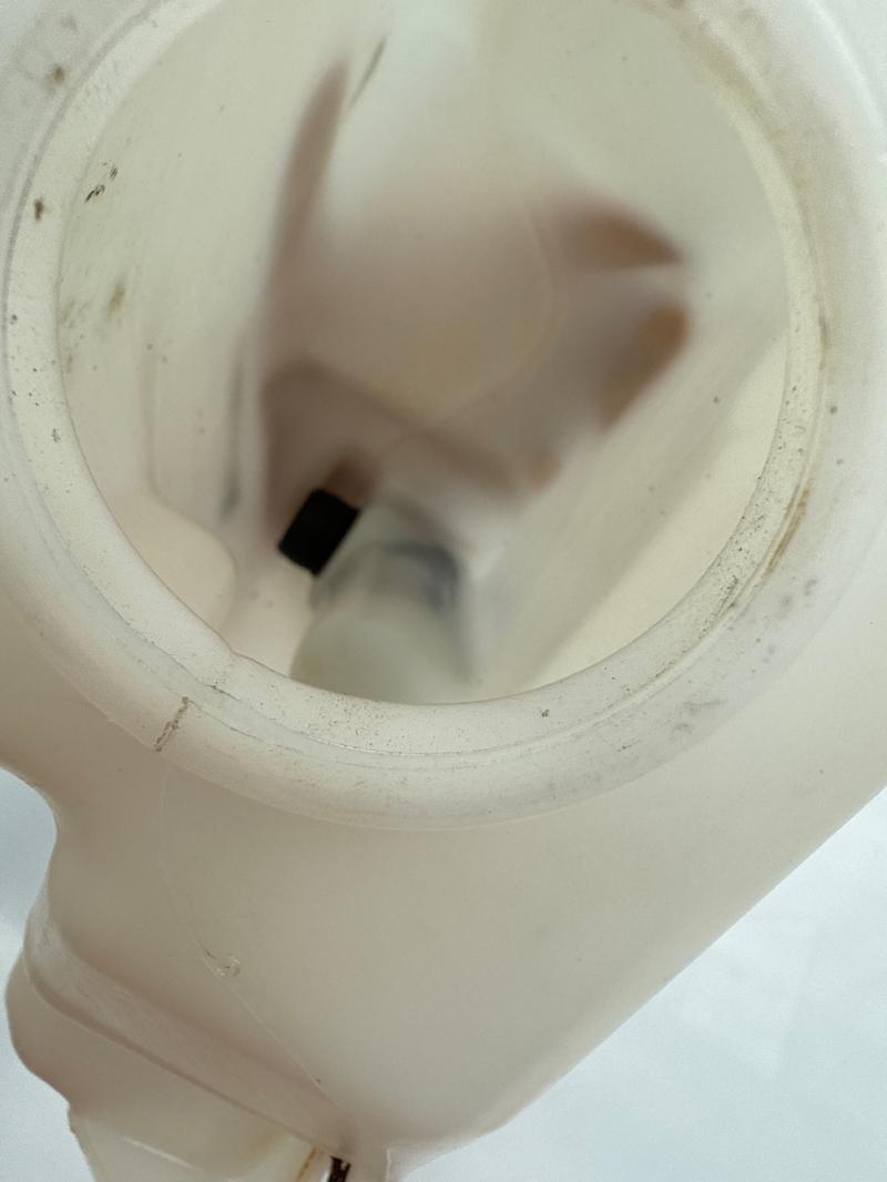 2003 Ford Crown Victoria Washer Bottle