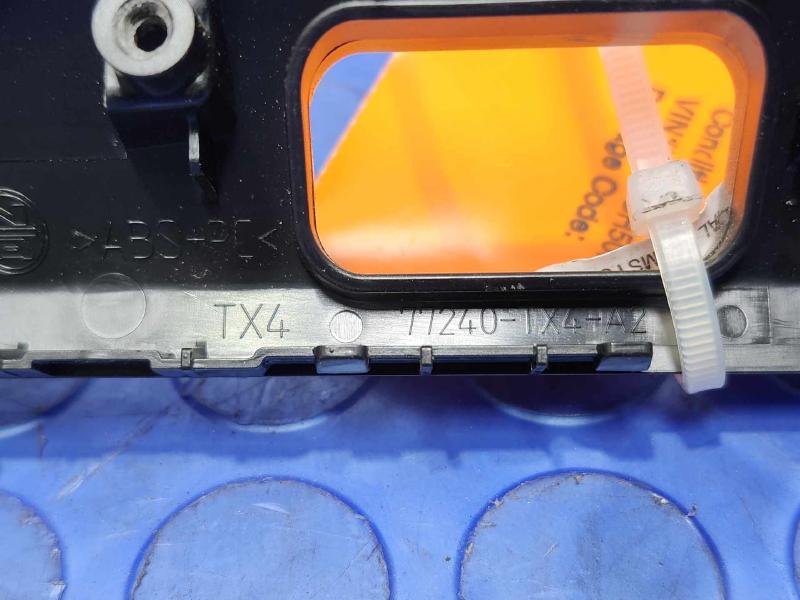 2016-2018 Acura RDX Center Dash Trim Garnish Genuine OEM Part 77240-TX4-A21ZF