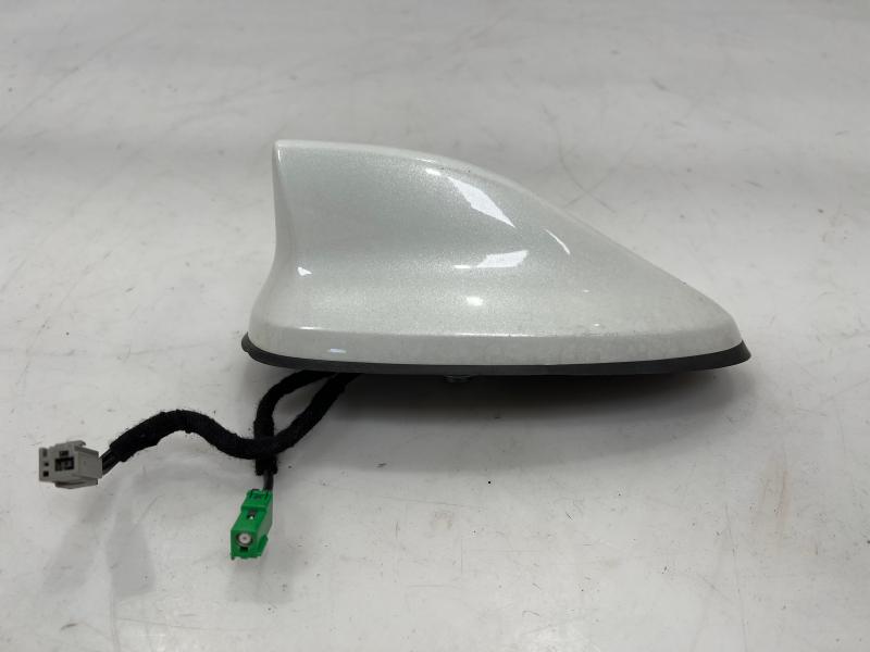 2020 - 2022 Nissan Versa Radio Antenna Assembly White QAC OEM 28208-5EE0B