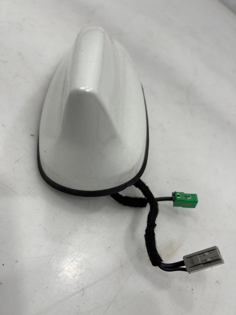 2020 - 2022 Nissan Versa Radio Antenna Assembly White QAC OEM 28208-5EE0B