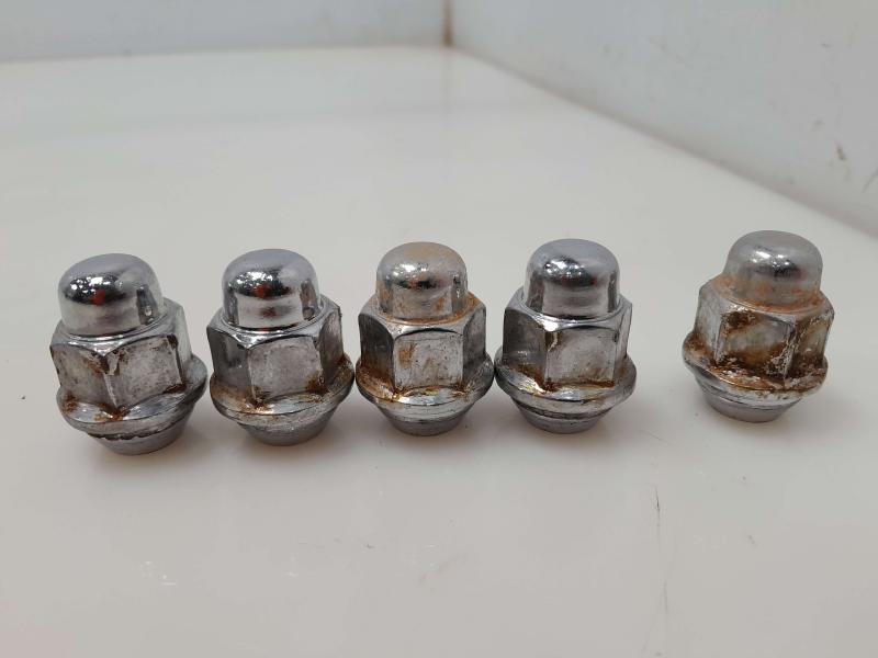2018 Hyundai Ioniq Lug Nuts