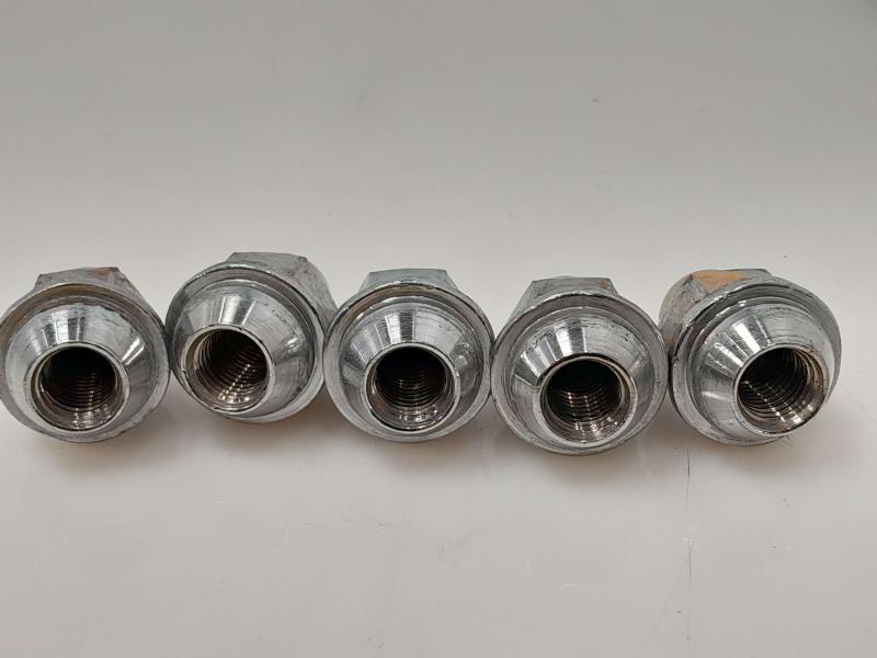 2018 Hyundai Ioniq Lug Nuts