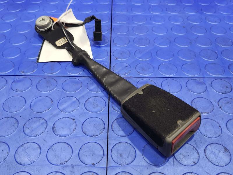 2014 Chevrolet Silverado 1500 Front Seat Belt