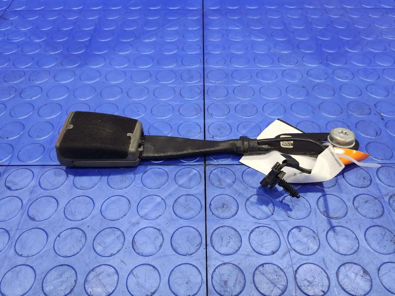 2014 Chevrolet Silverado 1500 Front Seat Belt