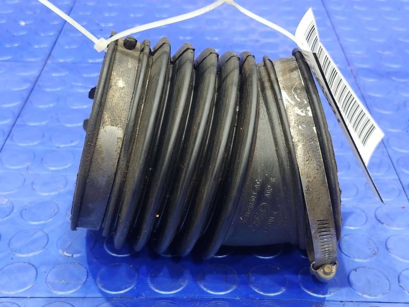 2005 Ford F-350 Super Duty Air Intake Tube/Resonator