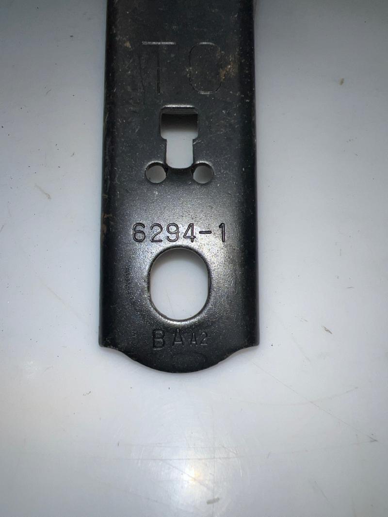 2000 2001 Nissan Xterra Front Seat Belt Height Adjuster Left or Right OEM 878247Z001