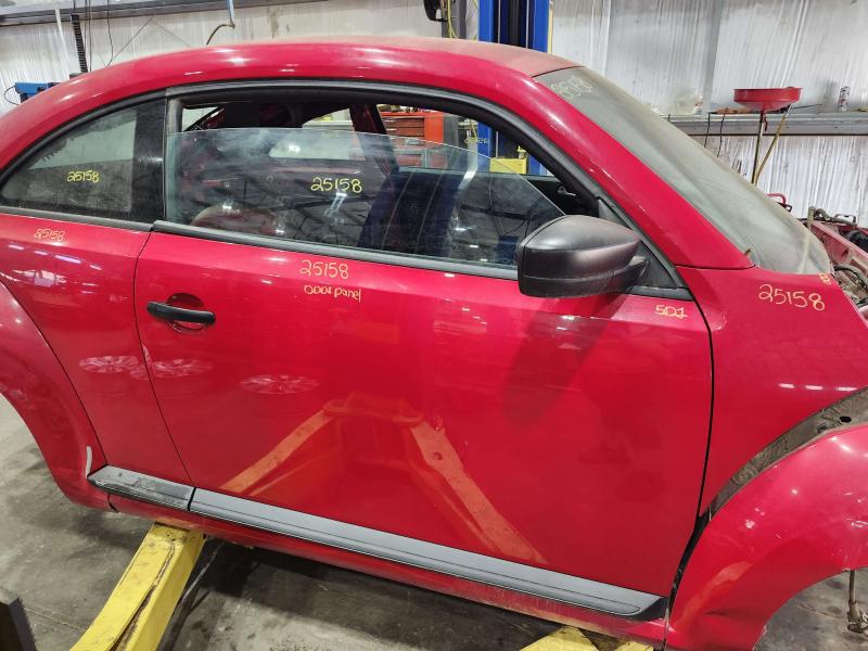 2015 Volkswagen Beetle Front Door