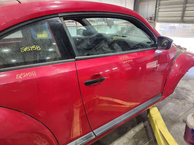 2015 Volkswagen Beetle Front Door