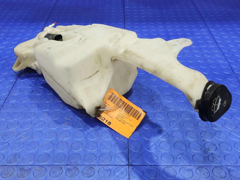 2010 Chevrolet Tahoe Washer Bottle