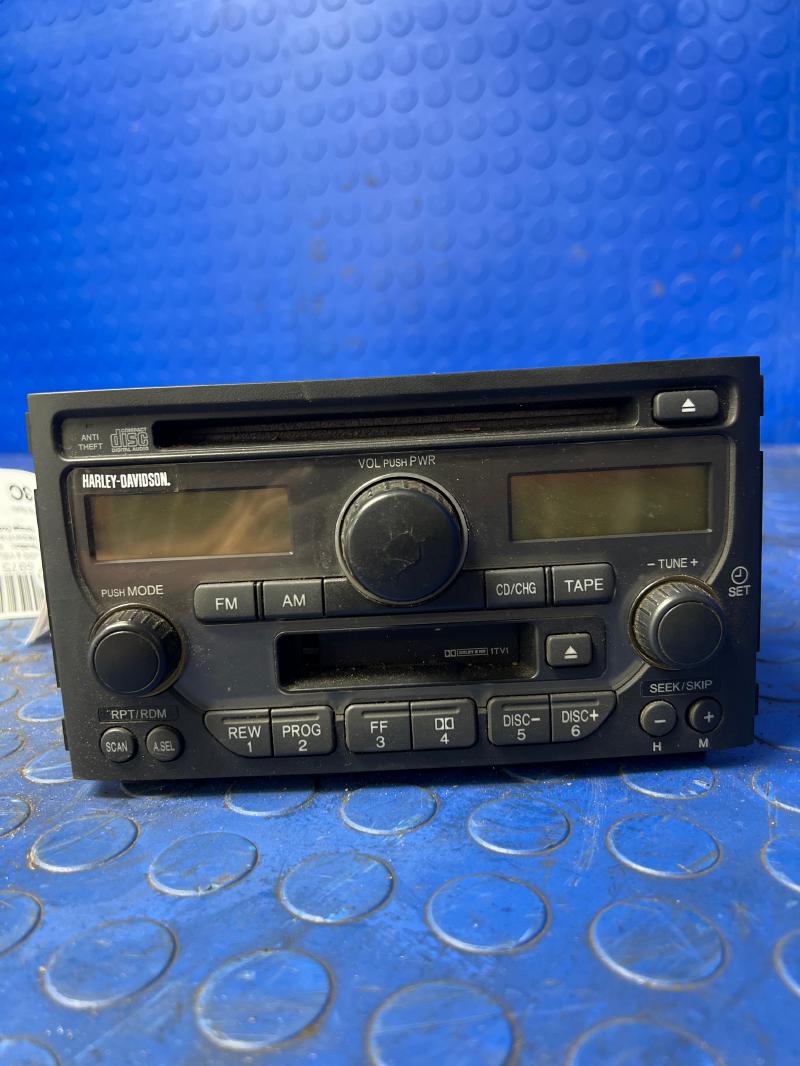 2003 - 2005 Honda Pilot Radio AM FM Cassette CD w/o Nav 1TV1 OEM
