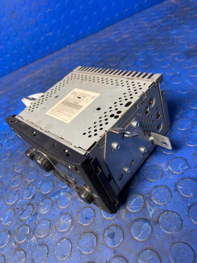 2003 - 2005 Honda Pilot Radio AM FM Cassette CD w/o Nav 1TV1 OEM
