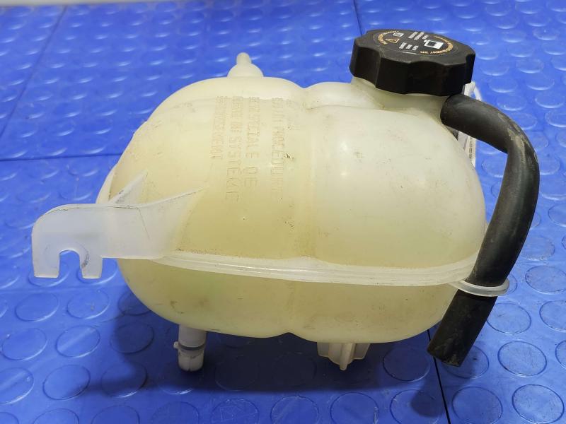 2006-2010 Pontiac Solstice Radiator Overflow Reservoir Assembly OEM 10368831