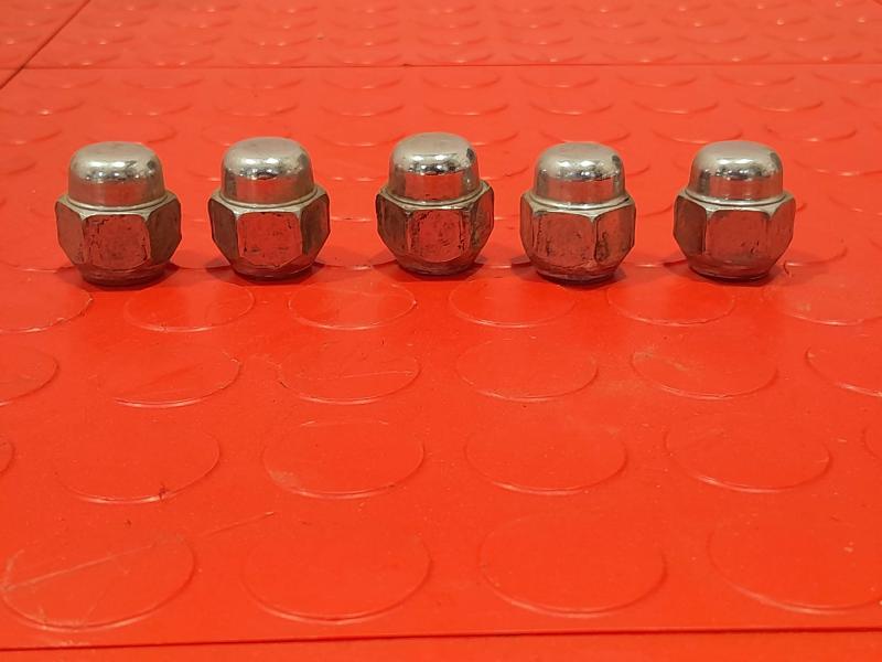 2015 Nissan Altima Lug Nuts
