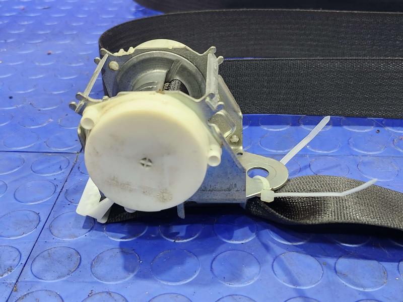 2010 Chevrolet Tahoe Rear Seat Belt