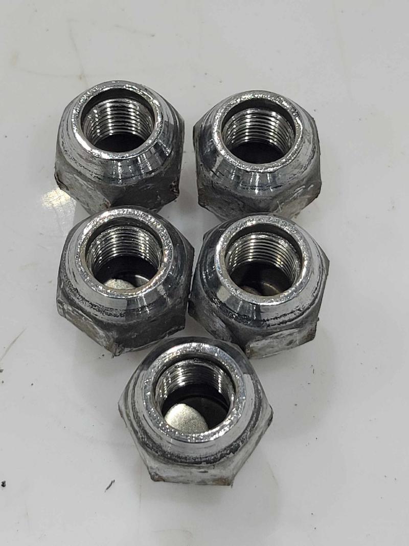 1985 - 1996 Nissan 300ZX Wheel Lug Nuts (5) OEM 40224-V5500