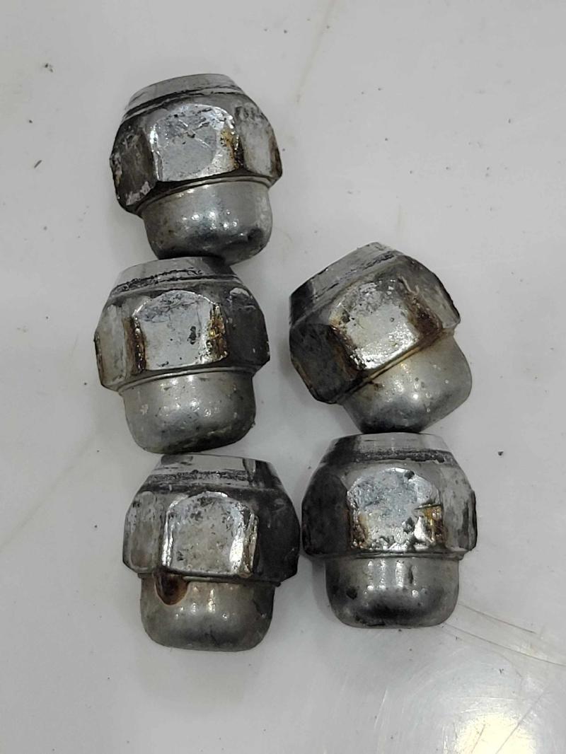 1985 - 1996 Nissan 300ZX Wheel Lug Nuts (5) OEM 40224-V5500