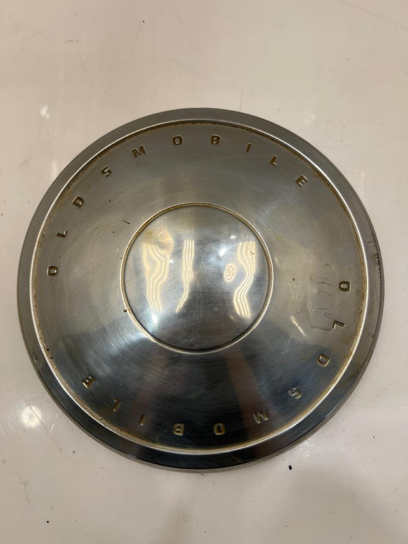 1976 Oldsmobile Cutlass Center Cap
