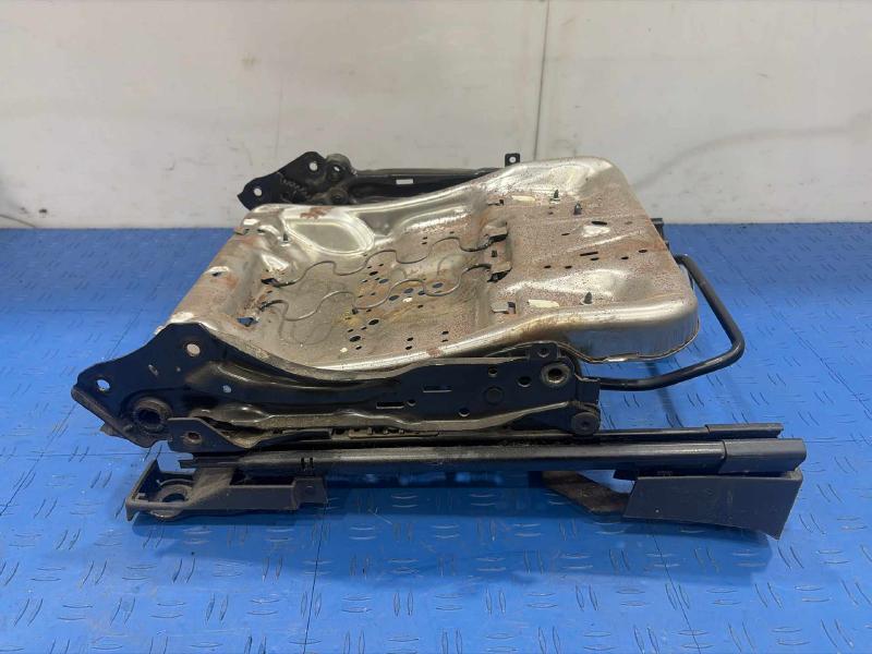 2012 Jeep Compass Seat Track
