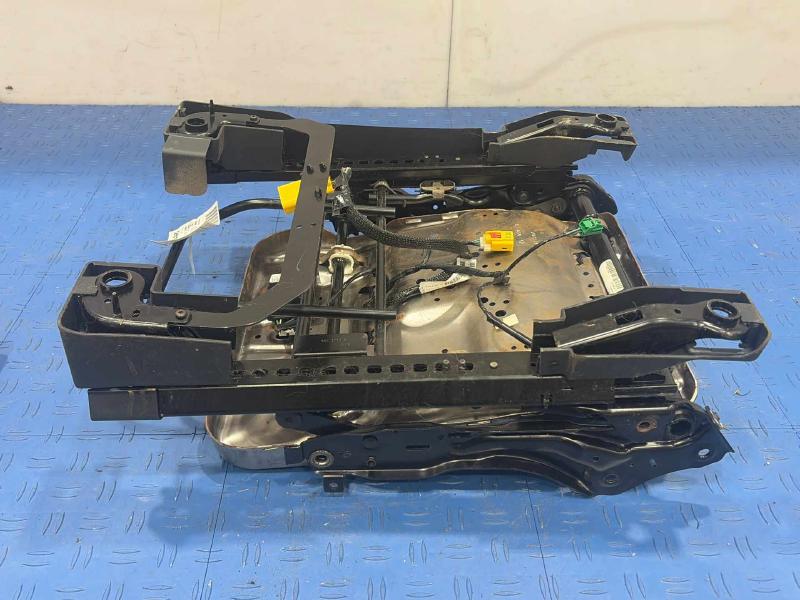 2012 Jeep Compass Seat Track