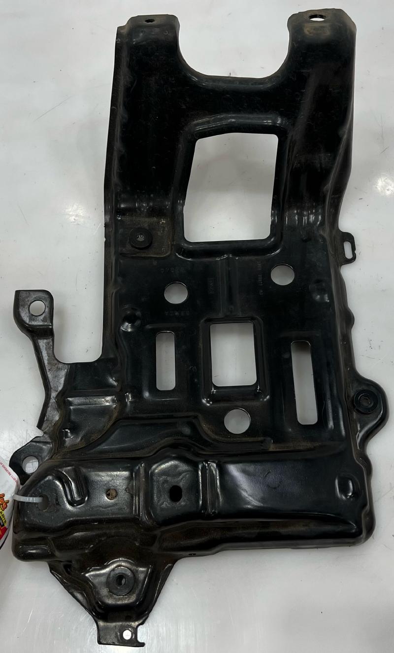 2013 - 2018 Ford C-MAx Hybrid Inster Mounting Bracket OEM DM587K011AD