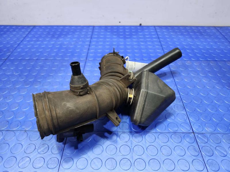 2002 Toyota Camry Air Intake Tube/Resonator