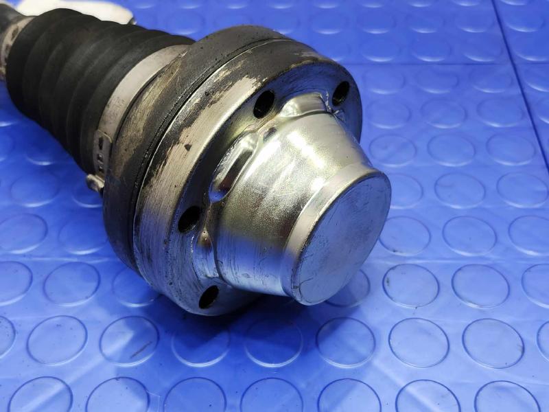 2011 Volkswagen Touareg Axle Shaft
