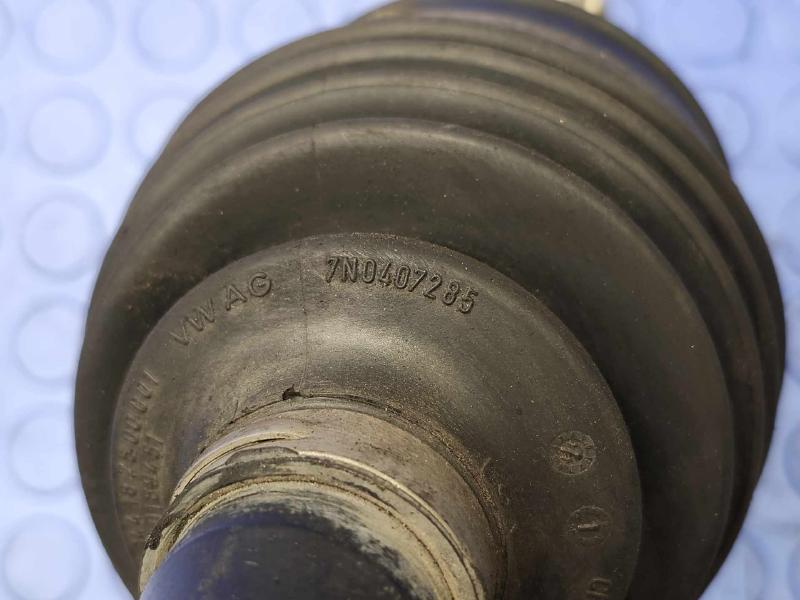 2011 Volkswagen Touareg Axle Shaft