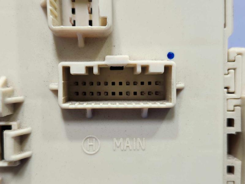 2013 Hyundai Santa Fe Cabin Fuse Box