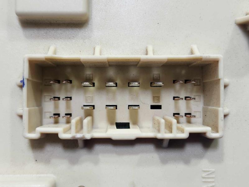 2013 Hyundai Santa Fe Cabin Fuse Box