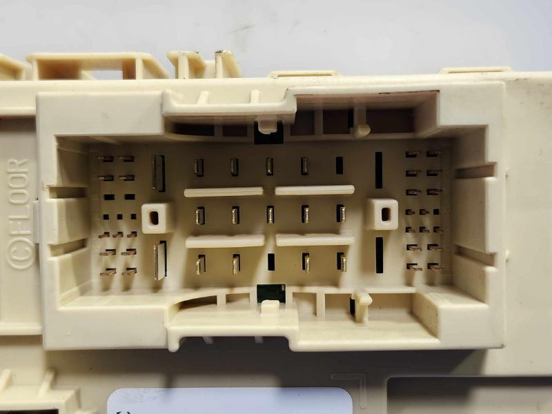 2013 Hyundai Santa Fe Cabin Fuse Box