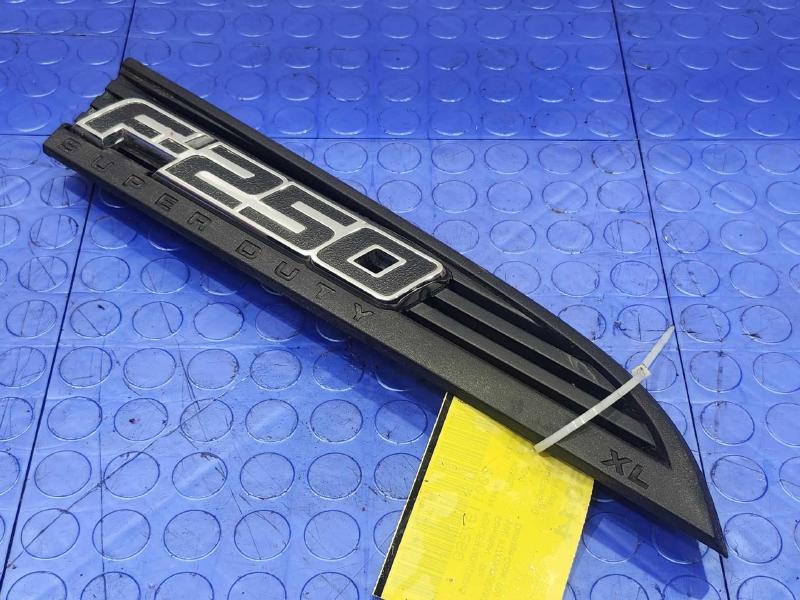 2011 Ford F-250 Super Duty Fender Moulding