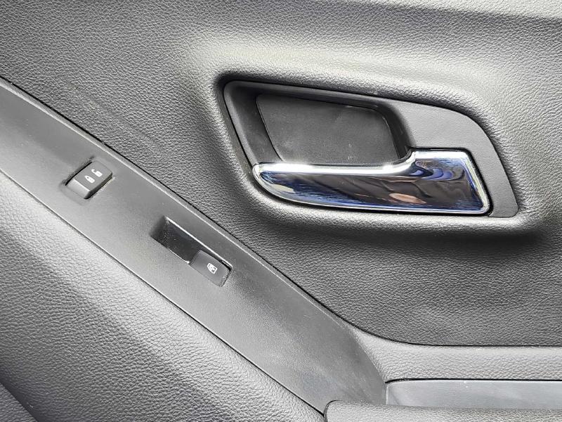2016 Chevrolet Trax Front Door Trim Panel