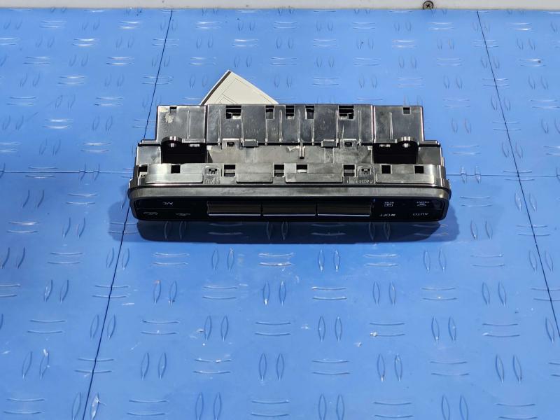 2017 Toyota Corolla Heater A/C Control