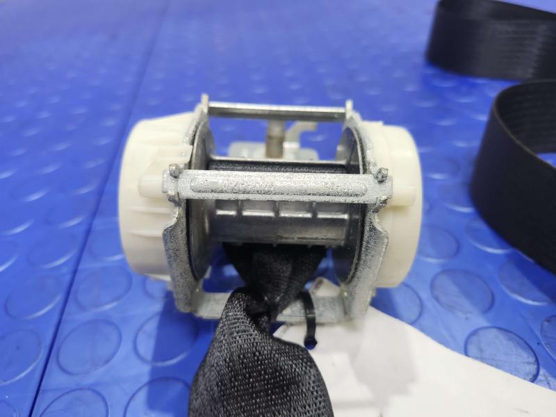 2012 Jeep Liberty Rear Seat Belt