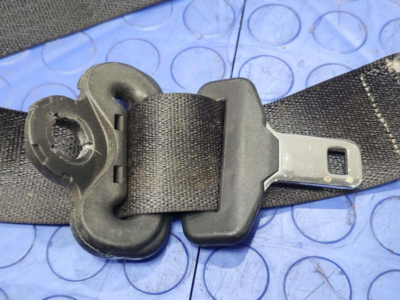 2012 Jeep Liberty Rear Seat Belt