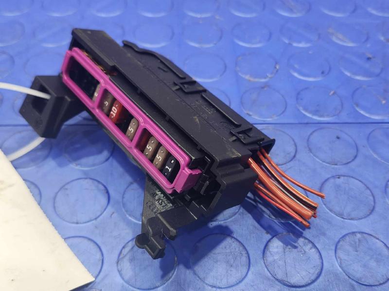 2017 Audi Q7 Cabin Fuse Box