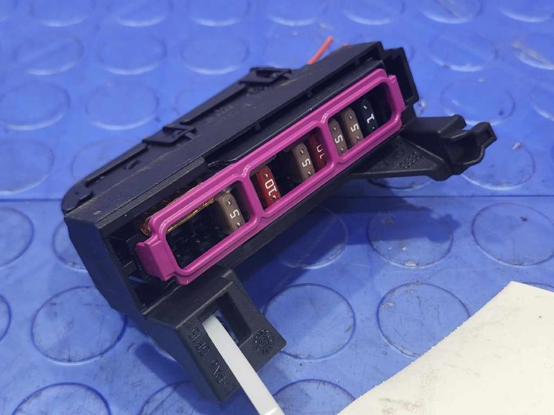 2017 Audi Q7 Cabin Fuse Box