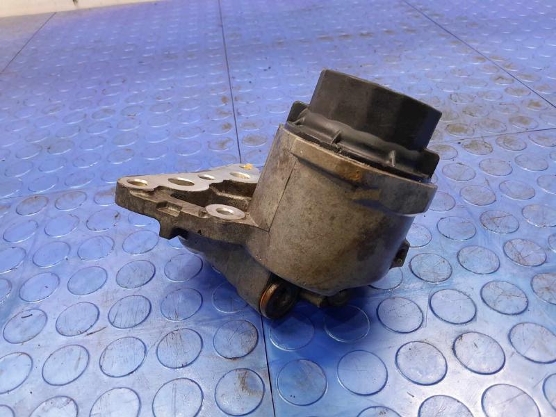 2010 Toyota Corolla Oil Filter Housing