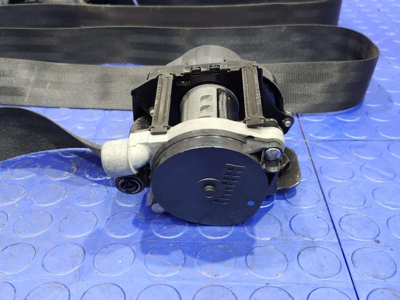2017 Ford Focus Front Seat Belt