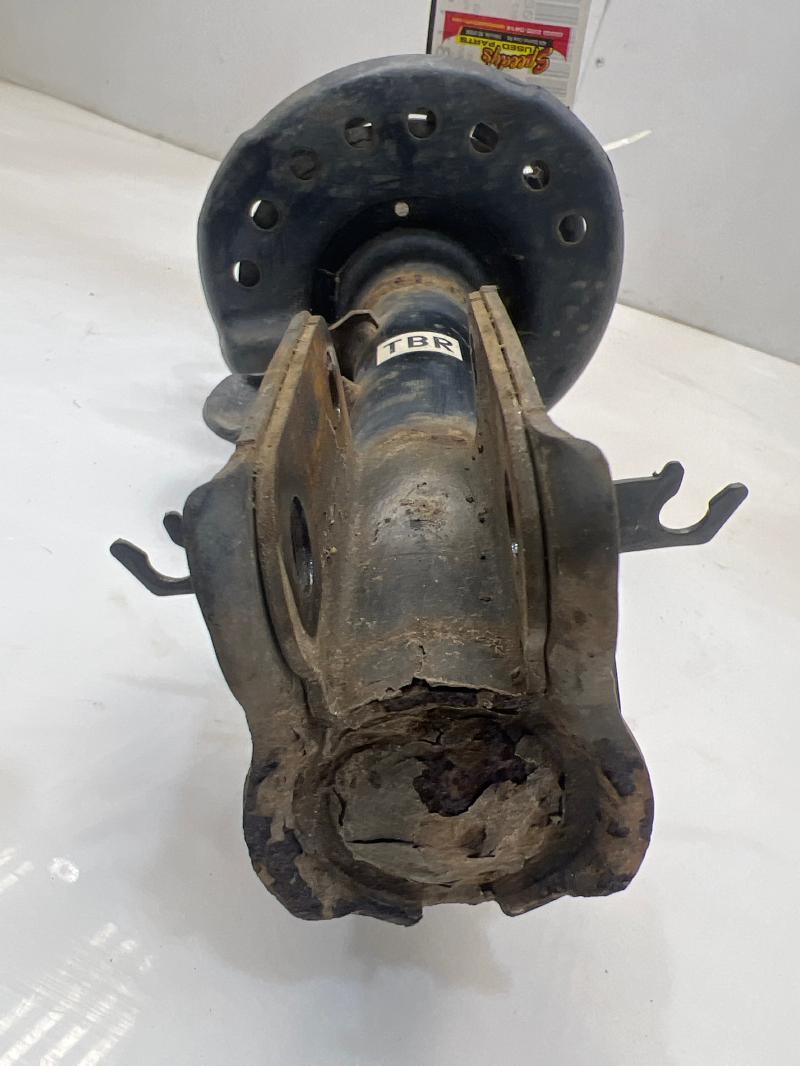 2011 Nissan Juke Strut Assembly