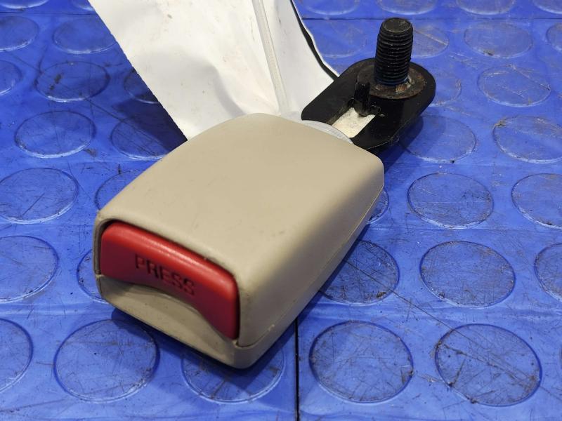 2015 Jeep Grand Cherokee Rear Seat Belt