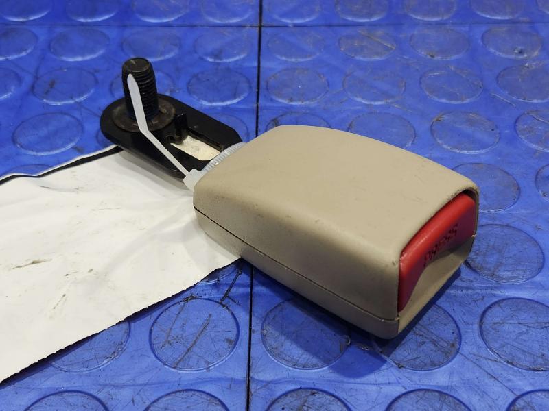 2015 Jeep Grand Cherokee Rear Seat Belt