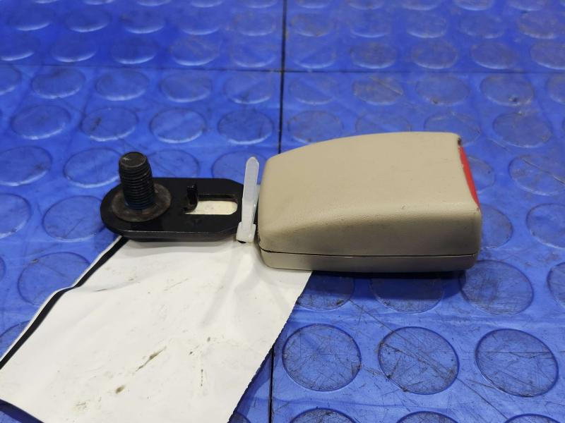 2015 Jeep Grand Cherokee Rear Seat Belt