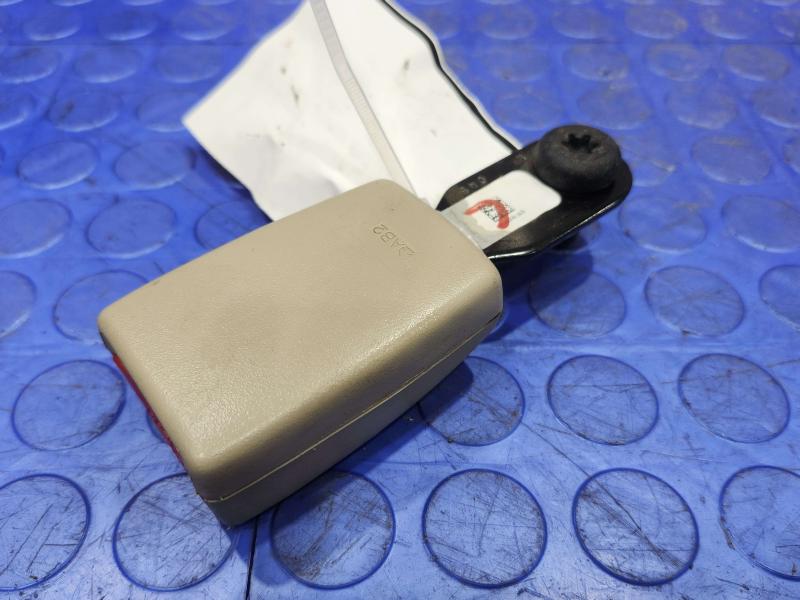 2015 Jeep Grand Cherokee Rear Seat Belt