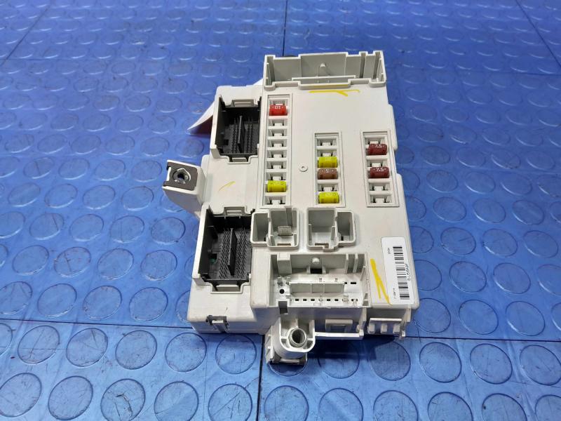 2015 Chrysler 200 Body Controller Module Junction Block OEM 68145625AI