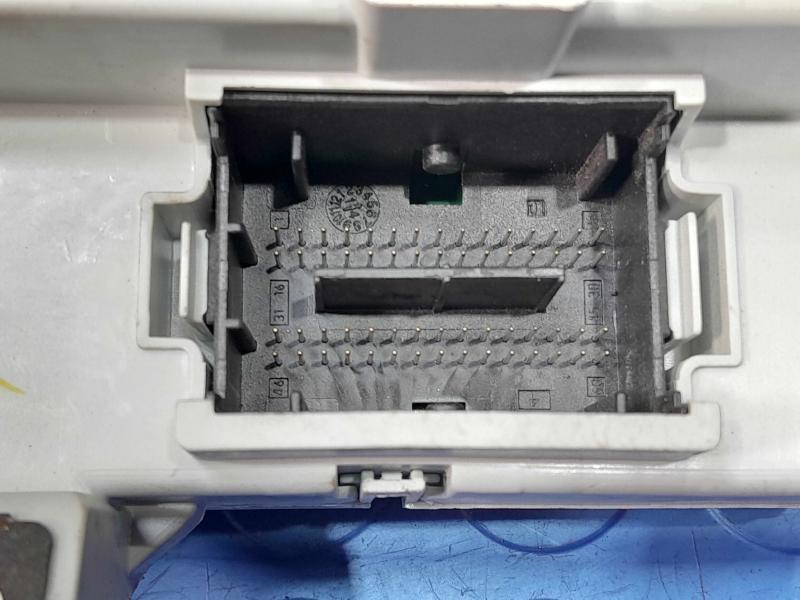 2015 Chrysler 200 Body Controller Module Junction Block OEM 68145625AI