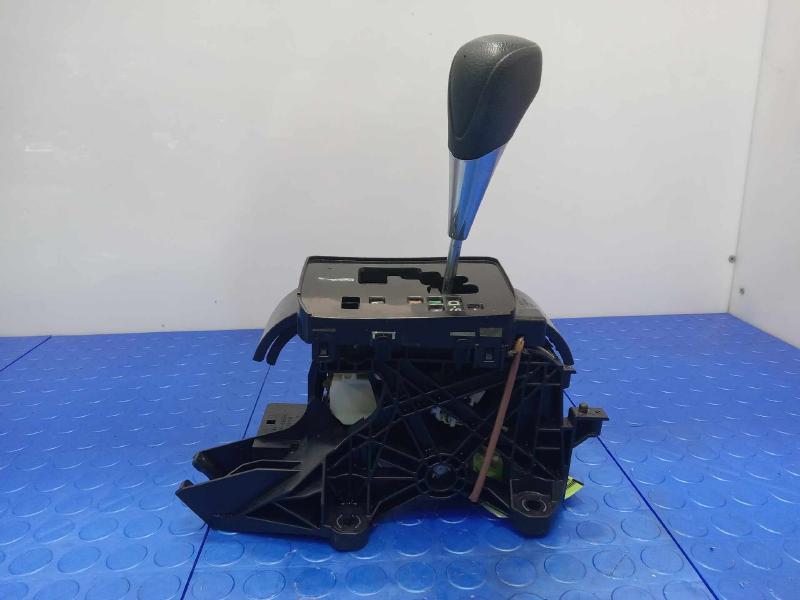 2008-2013 Toyota Highlander Automatic Gear Shifter Assembly OEM 33560-0E050