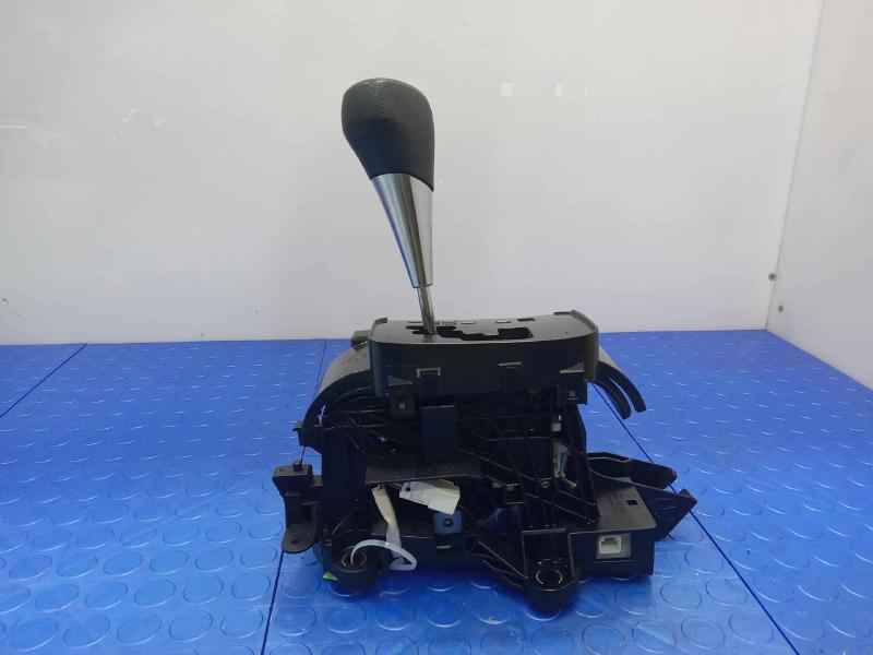 2008-2013 Toyota Highlander Automatic Gear Shifter Assembly OEM 33560-0E050