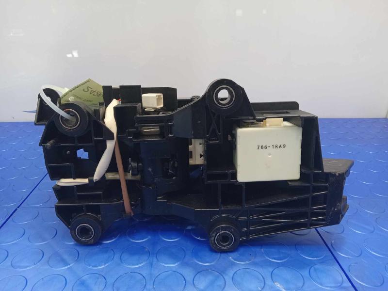 2008-2013 Toyota Highlander Automatic Gear Shifter Assembly OEM 33560-0E050